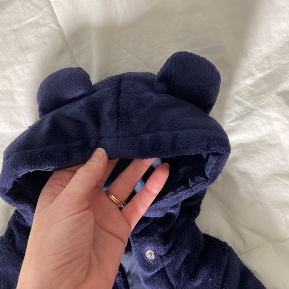 Pooh bunting with mitts - Picture 7 of 11